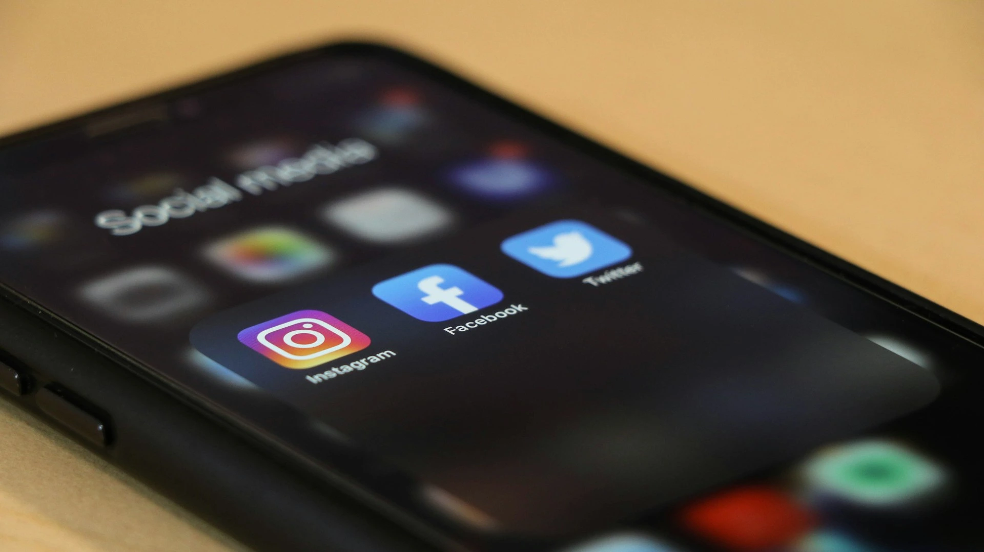 El Informe Revela que los Ni&ntilde;os Australianos Bypass F&aacute;cilmente las Restricciones de Edad en las Redes Sociales
