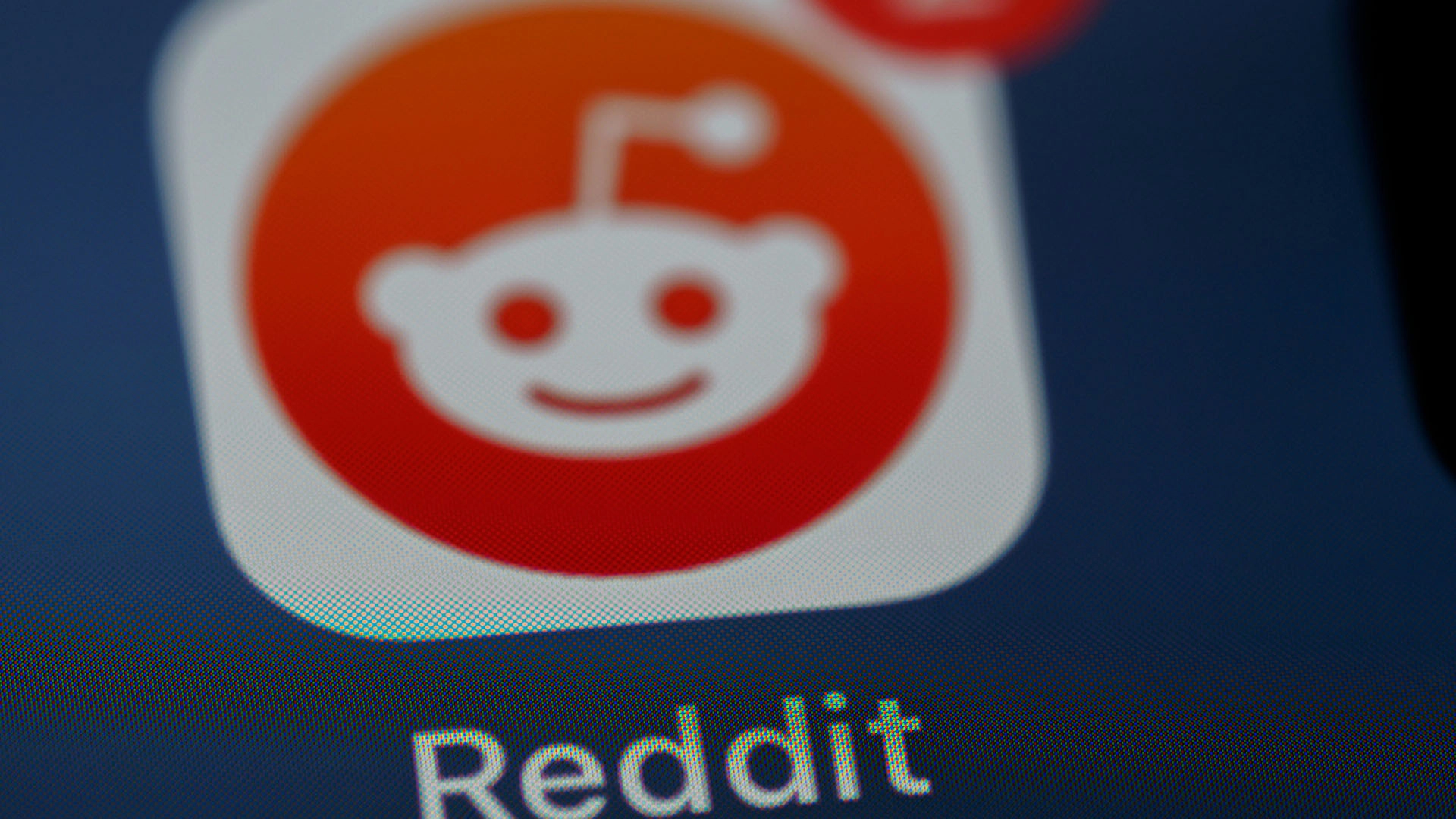 Reddit Para Reforzar el Sistema de Verificación de Usuario