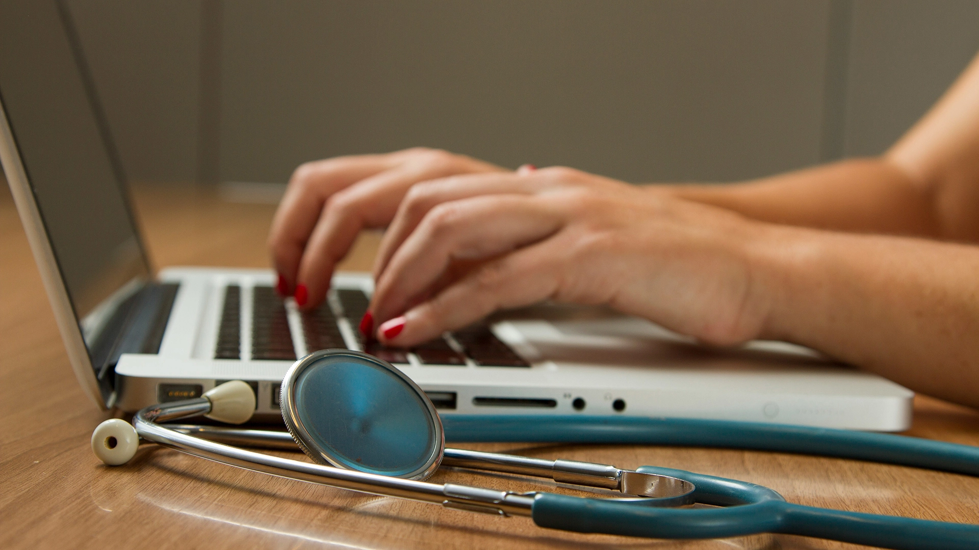 Los Doctores Utilizan la IA para Apelar Denegaciones de Seguros