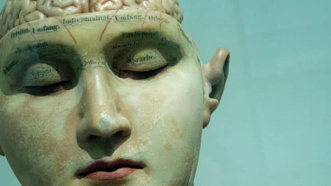OpenAI respaldar&aacute; a una startup de cerebro-ordenador con $850M, compitiendo con Neuralink de Musk