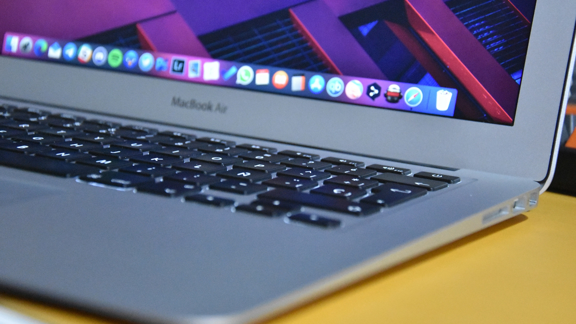 El Malware Atomic Stealer se Propaga a trav&eacute;s de P&aacute;ginas Falsas de Software para MacOS